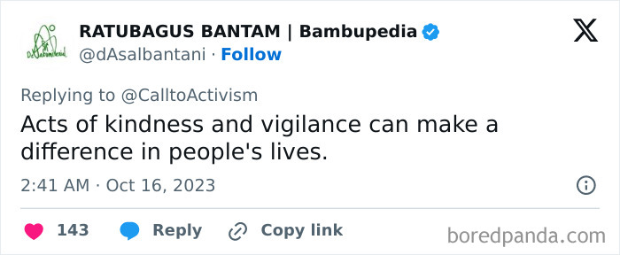 Starbucks Worker's "Secret Note" On A Cup To Save 18-Year-Old From A Random Guy Sparks Debate