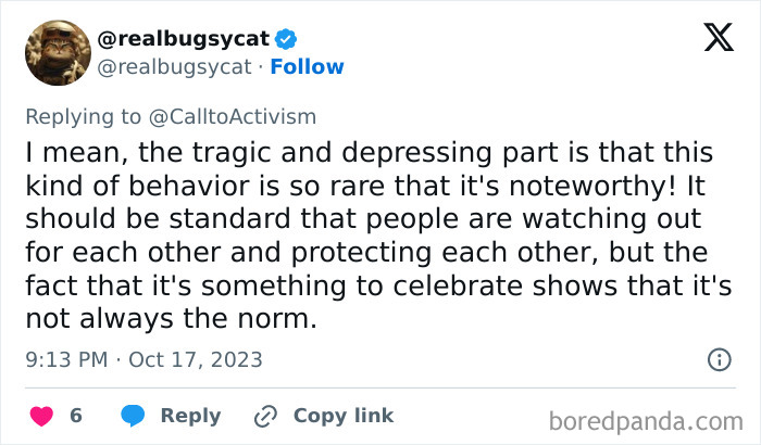 Starbucks Worker's "Secret Note" On A Cup To Save 18-Year-Old From A Random Guy Sparks Debate