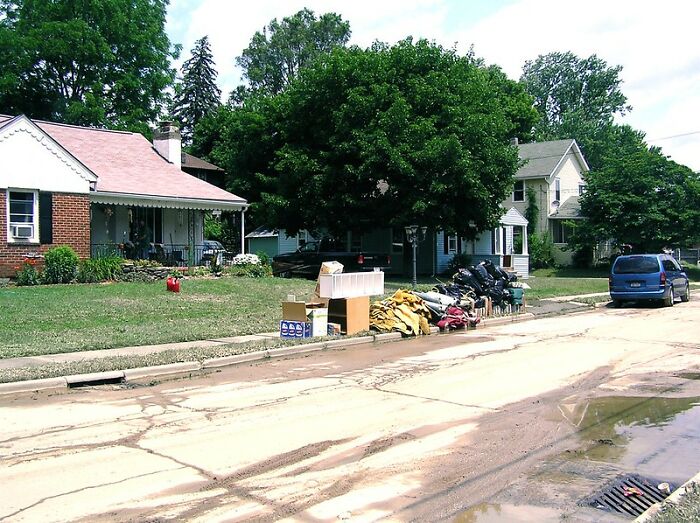 35 Things That Only Trashy People Do, According To The Internet