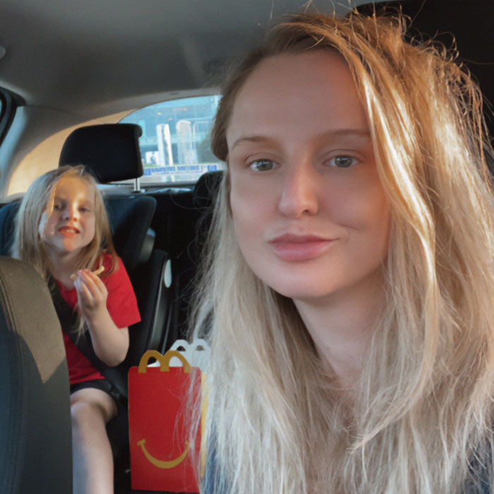 Mom Buys A Holiday Let, Is &ldquo;Stunned&rdquo; To Find Out Entire Village "Hates" Her