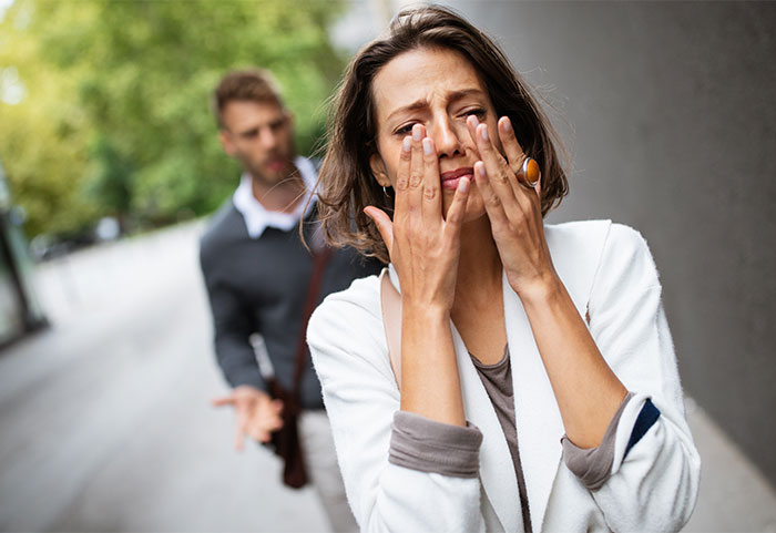 Boyfriend Wants To Be The "Man Of The House", Ends Up Begging In Tears Boyfriend Wants To Be The "Man Of The House", Ends Up Begging In Tears