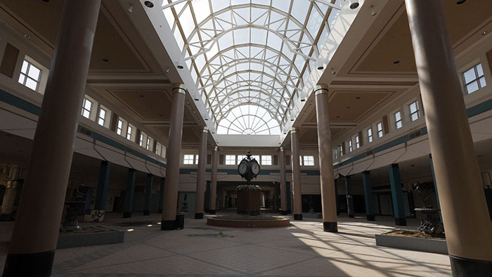Viral Video Shows &ldquo;Apocalyptic&rdquo; Alabama Mall Stuck In The 1990s, Stuns Viewers