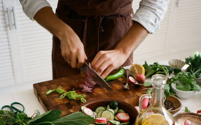 30 ‘Cooking Crimes’ People Know Are Wrong, But Still Do Them