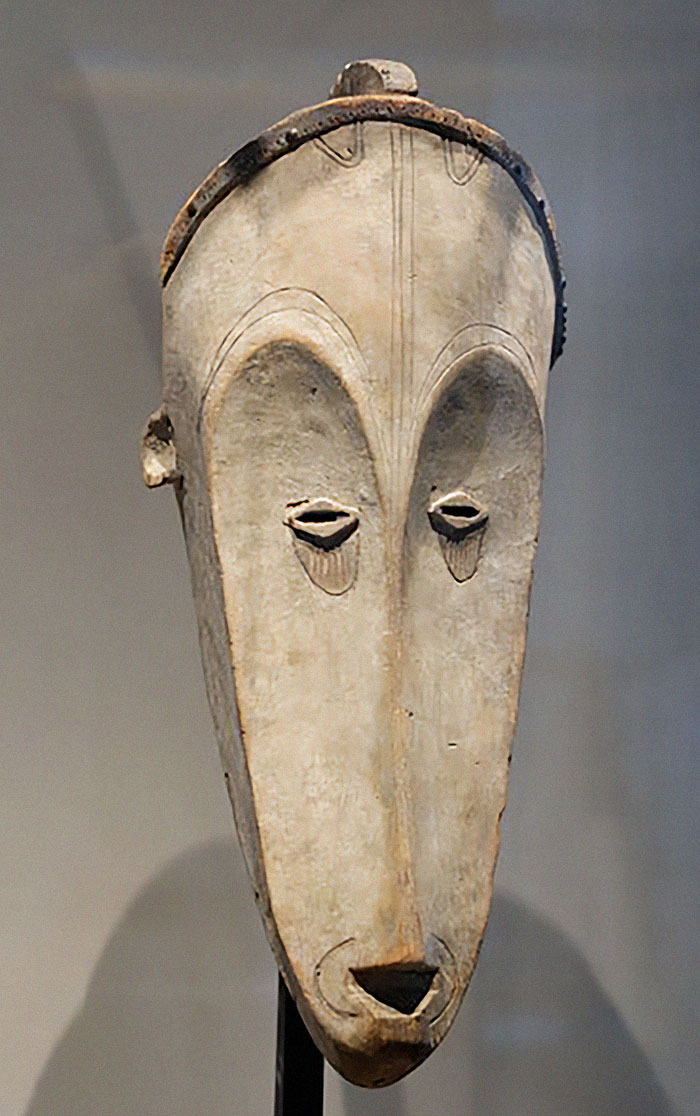 Elderly French Couple Give Away $4 Million African Mask For $158, Sue Art Dealer