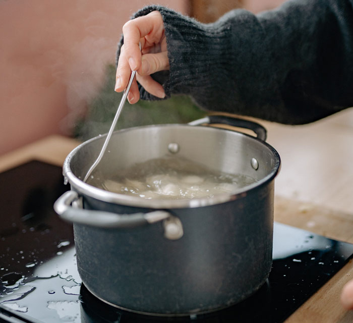 30 ‘Cooking Crimes’ People Know Are Wrong, But Still Do Them