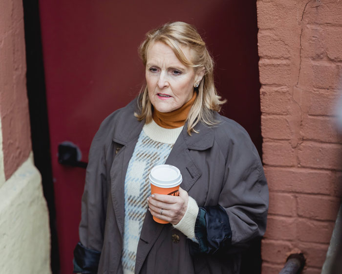 MIL Refuses To Apologize For Barging In Unannounced And Demanding Attention From Busy DIL MIL Refuses To Apologize For Barging In Unannounced And Demanding Attention From Busy DIL