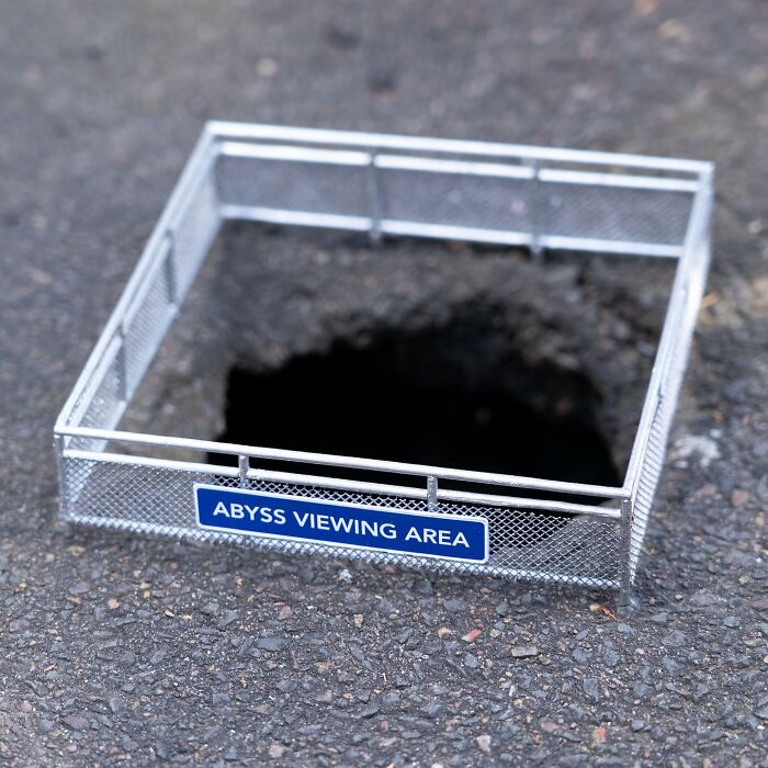 Artist Places Funny Signs In His City And They Look Like Art Installations (28 New Pics)