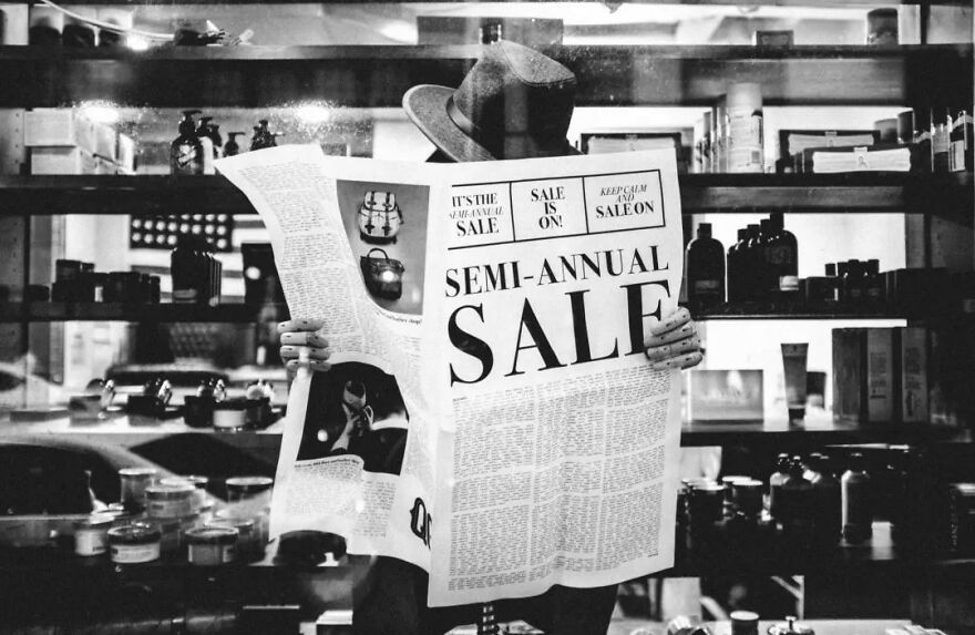 This Belgian Photographer Captures Funny And Extraordinary Scenes Of Everyday Life (49 New Pics)