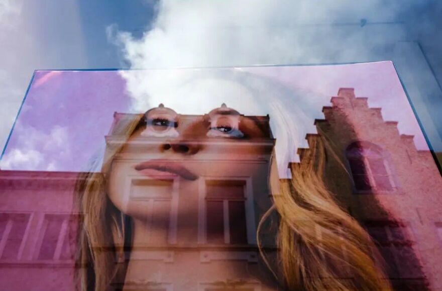 This Belgian Photographer Captures Funny And Extraordinary Scenes Of Everyday Life (49 New Pics)