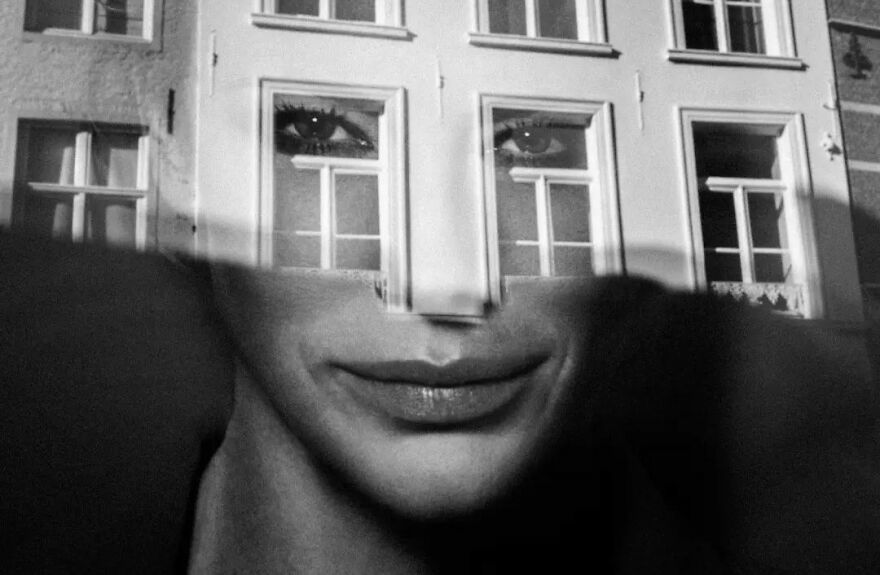 This Belgian Photographer Captures Funny And Extraordinary Scenes Of Everyday Life (49 New Pics)