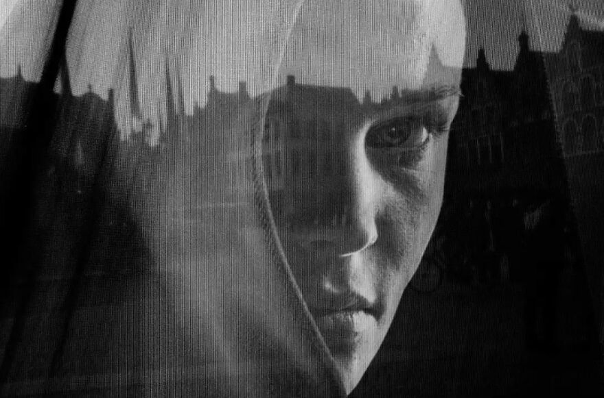 This Belgian Photographer Captures Funny And Extraordinary Scenes Of Everyday Life (49 New Pics)