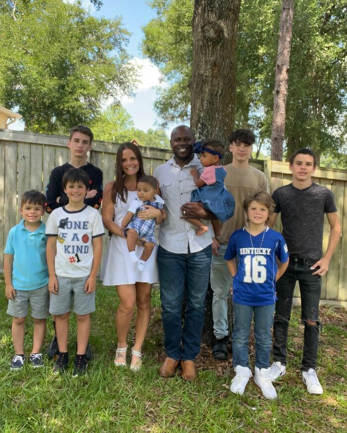 Man’s Love For A Single Mom Led To The Adoption Of Her Six Beautiful Children Man’s Love For A Single Mom Led To The Adoption Of Her Six Beautiful Children