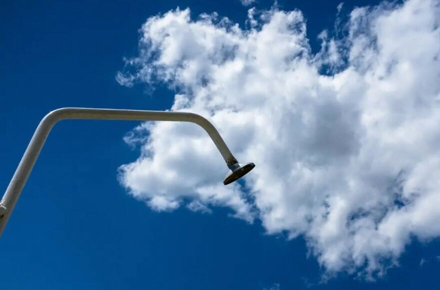 This Belgian Photographer Captures Funny And Extraordinary Scenes Of Everyday Life (49 New Pics)