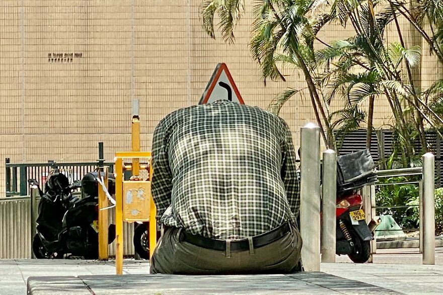 Street Photography With A Twist: 31 New Clever Photos By Edas Wong