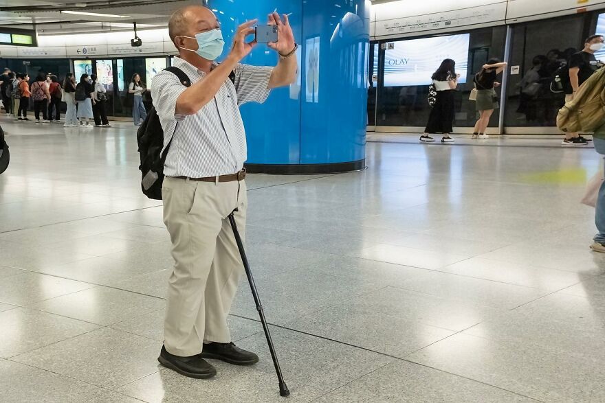 Street Photography With A Twist: 31 New Clever Photos By Edas Wong