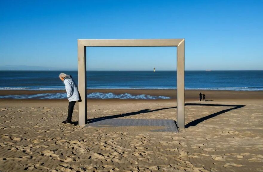 This Belgian Photographer Captures Funny And Extraordinary Scenes Of Everyday Life (49 New Pics)