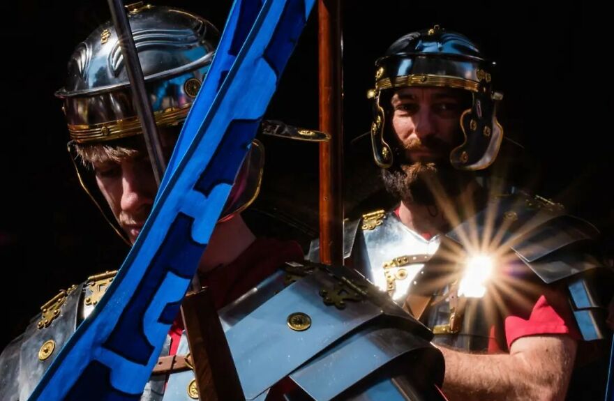 This Belgian Photographer Captures Funny And Extraordinary Scenes Of Everyday Life (49 New Pics)