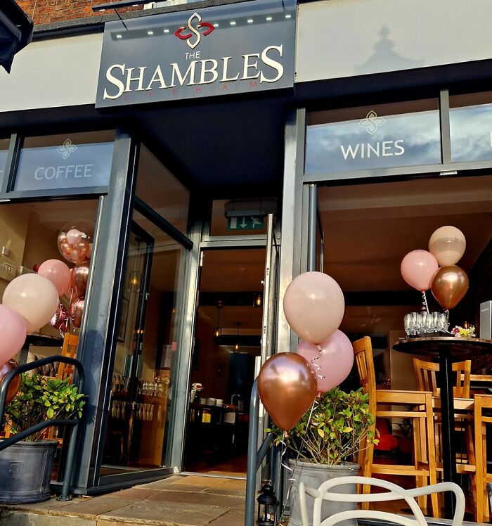 Customer Leaves A Bad Review For Cafe, Its Owner Replies, Revealing The Reality Behind It