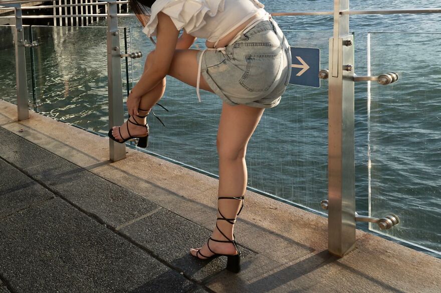 Street Photography With A Twist: 31 New Clever Photos By Edas Wong