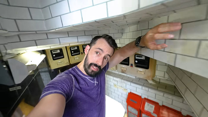 People Are Flabbergasted After Seeing How Claustrophobic “Japan’s Tiniest Apartment” Is People Are Flabbergasted After Seeing How Claustrophobic “Japan’s Tiniest Apartment” Is