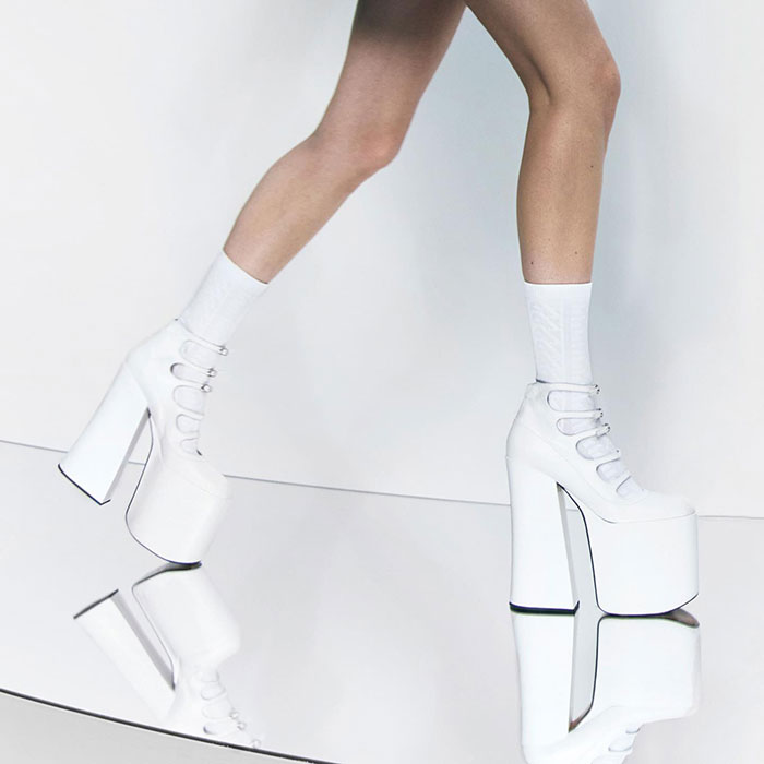 Model Wearing Infamous 7-Inch Platforms Falls Down Staircase For Marc Jacobs&rsquo; Campaign
