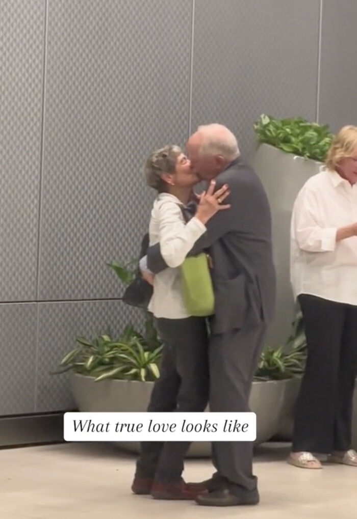 Heartwarming Story Of High School Sweethearts Reunited At The Airport After Sixty Years Apart