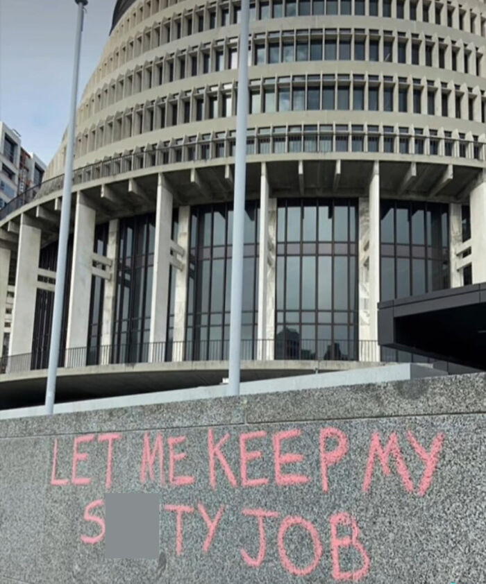 Dejadme mantener mi trabajo de m*erda