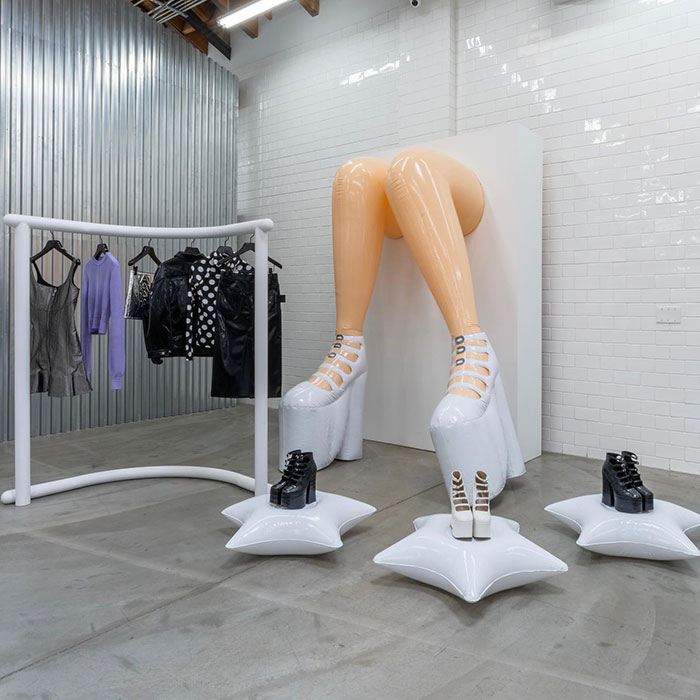 Model Wearing Infamous 7-Inch Platforms Falls Down Staircase For Marc Jacobs&rsquo; Campaign