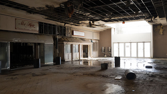 Viral Video Shows &ldquo;Apocalyptic&rdquo; Alabama Mall Stuck In The 1990s, Stuns Viewers