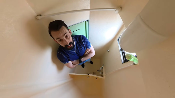 People Are Flabbergasted After Seeing How Claustrophobic “Japan’s Tiniest Apartment” Is People Are Flabbergasted After Seeing How Claustrophobic “Japan’s Tiniest Apartment” Is