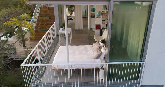 &ldquo;Tenant From Hell&rdquo; Hijacks Airbnb Luxury Rental For 540 Days, Homeowner Shares Desperation (Updated)