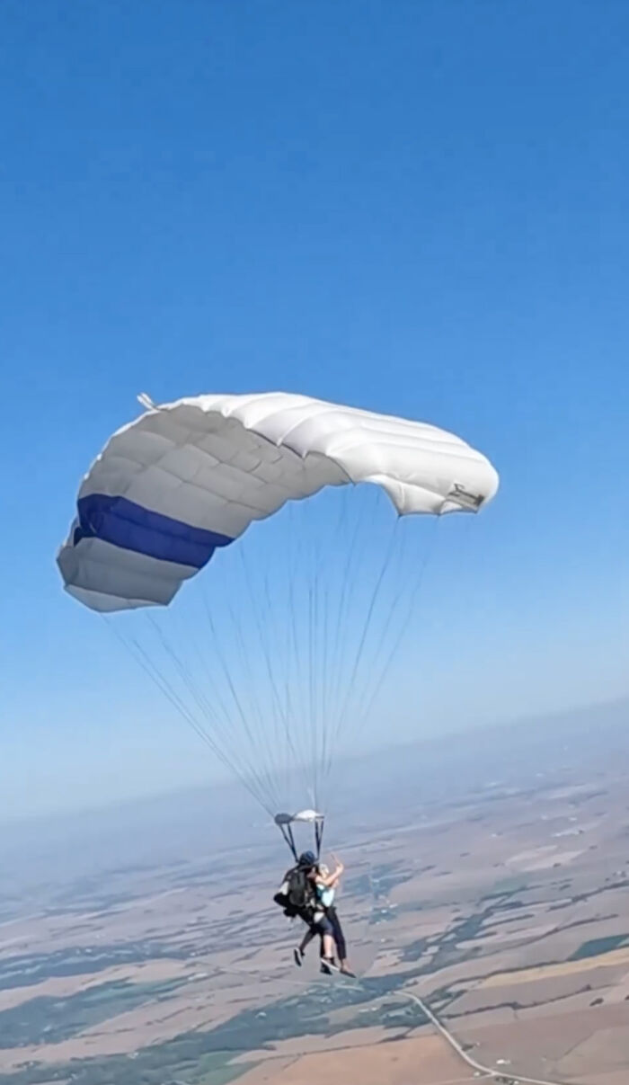 Grandma Defies Age And Breaks The World Skydiving Record At 104 With No Fear