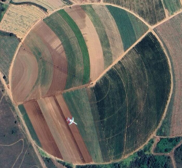 I Found A Plane Mid-Flight On Google Maps