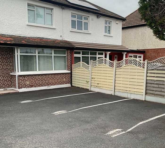 The Parking Lines At This Dentist’s In Dublin Are Toothbrushes With Some Toothpaste