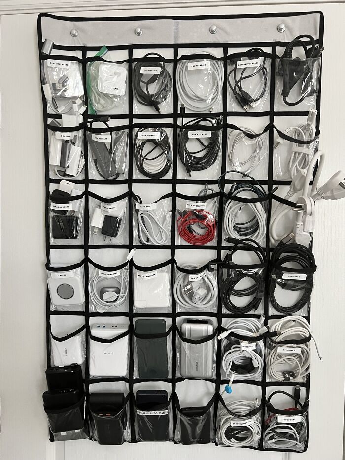 Organizando cables y cargadores