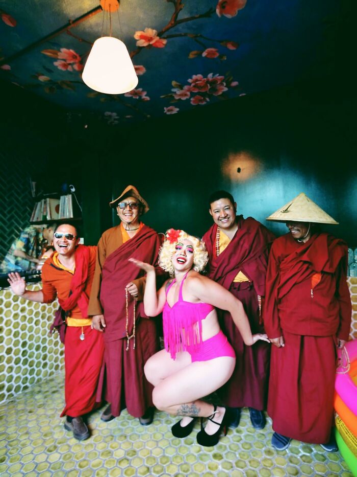 Four Tibetan Monks Came Into This Guy's Drag Show In Beijing Because They Were Drawn In By The Music And Laughter
