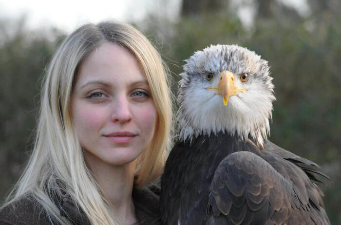 This Is Sandra. She's 25 And Just Started Her Own Falconry