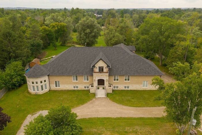 Glad They Added That Pringle’s Can To Give It Some Dimension