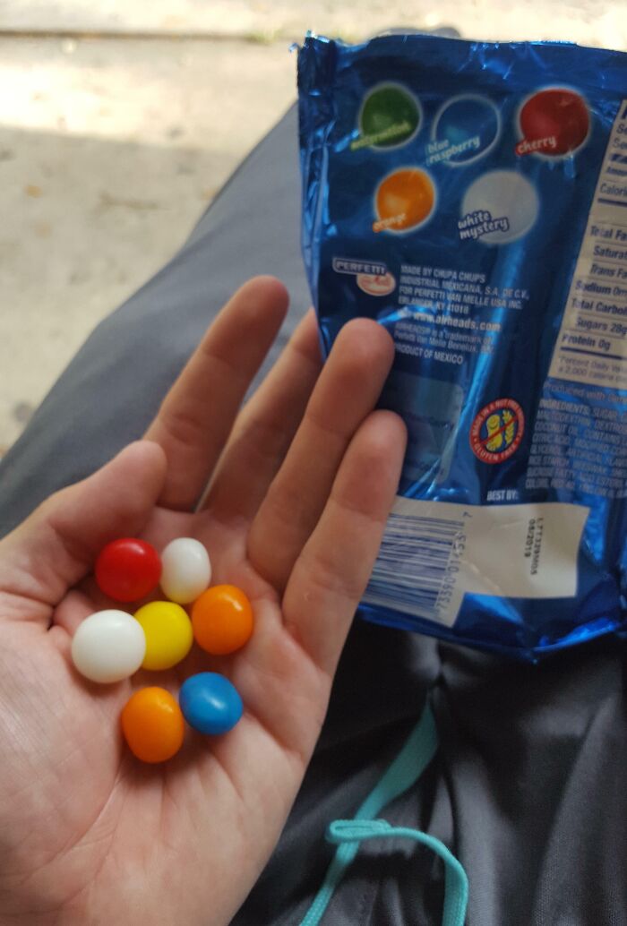 Found A Yellow Airhead Bite But It Doesn't Exist According To The Flavor Guide