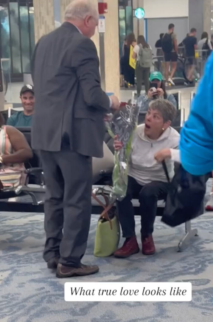 Heartwarming Story Of High School Sweethearts Reunited At The Airport After Sixty Years Apart