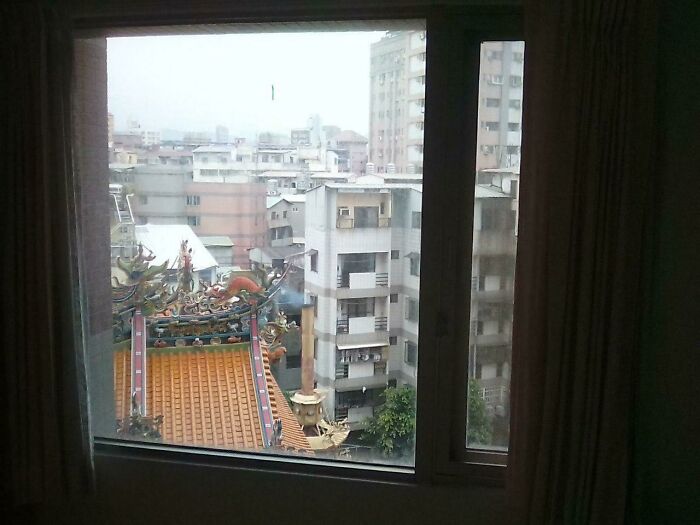 "Red Solo Party Cups": 40 Things Locals Don't Think Twice About That Foreigners Find Incredible