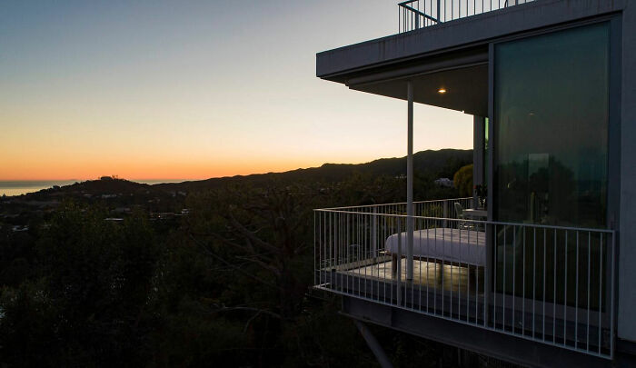 &ldquo;Tenant From Hell&rdquo; Hijacks Airbnb Luxury Rental For 540 Days, Homeowner Shares Desperation (Updated)