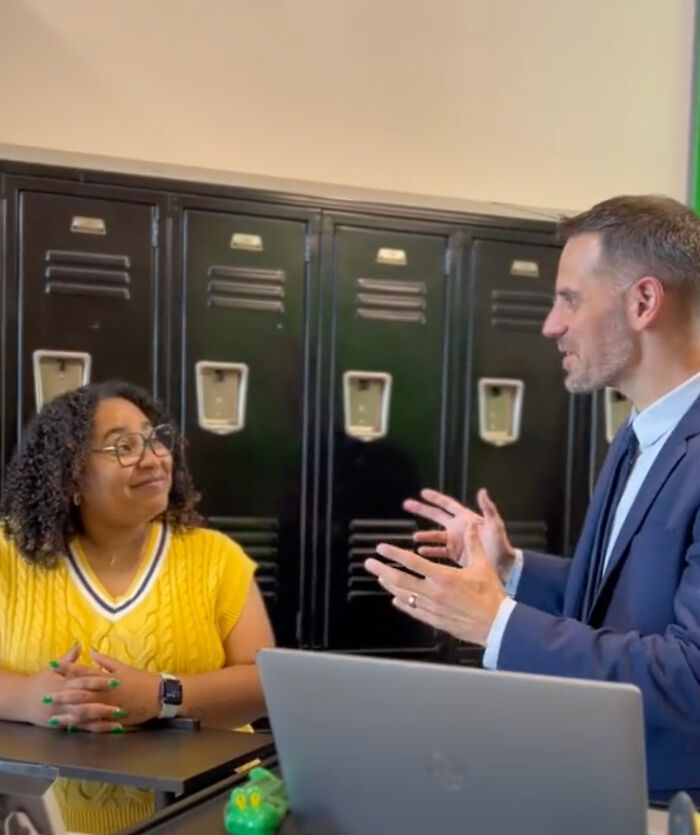 Principal’s Mobile Office Sparks Controversy On Whether This Is Madness Or The Future Of Education Principal’s Mobile Office Sparks Controversy On Whether This Is Madness Or The Future Of Education
