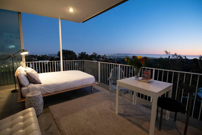 &ldquo;Tenant From Hell&rdquo; Hijacks Airbnb Luxury Rental For 540 Days, Homeowner Shares Desperation (Updated)