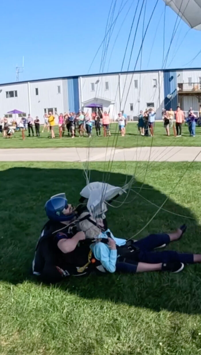 Grandma Defies Age And Breaks The World Skydiving Record At 104 With No Fear