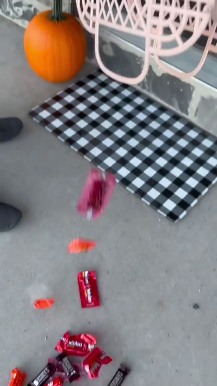 "Glad You're Not My Dad": Dad And Mom Called 'Horrible' Parents For Their Halloween Tradition