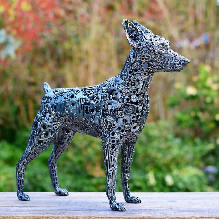 A sculpture of a dog