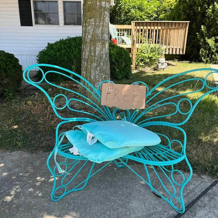 My Best Friend Knows Me So Well, And Picked This Up For Me In Her Neighborhood. I’m Soooo In Love And Cant Wait To Make A Cute Cushion For It