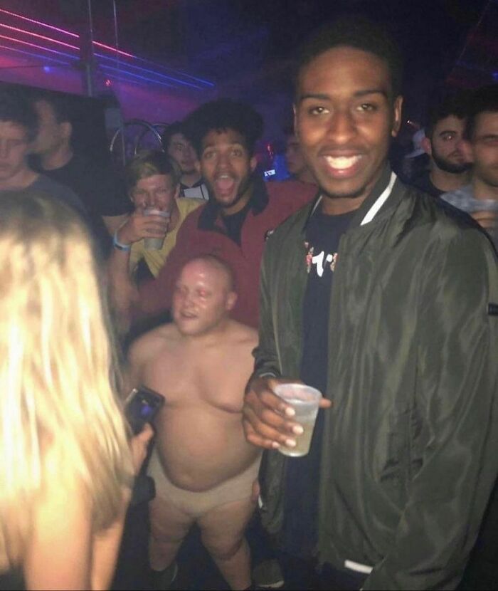 30 Random Images That Are Too Hard To Ignore, As Shared On This Instagram Page