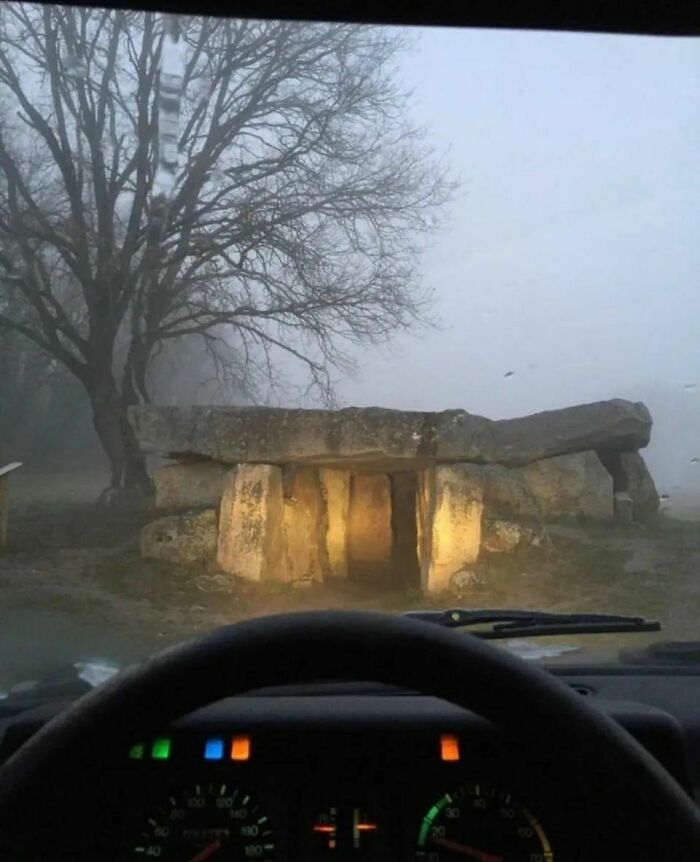 ‘Please Hesitate To Reach Out’: 50 Pics That Are Beyond Bizarre And Ridiculously Confusing